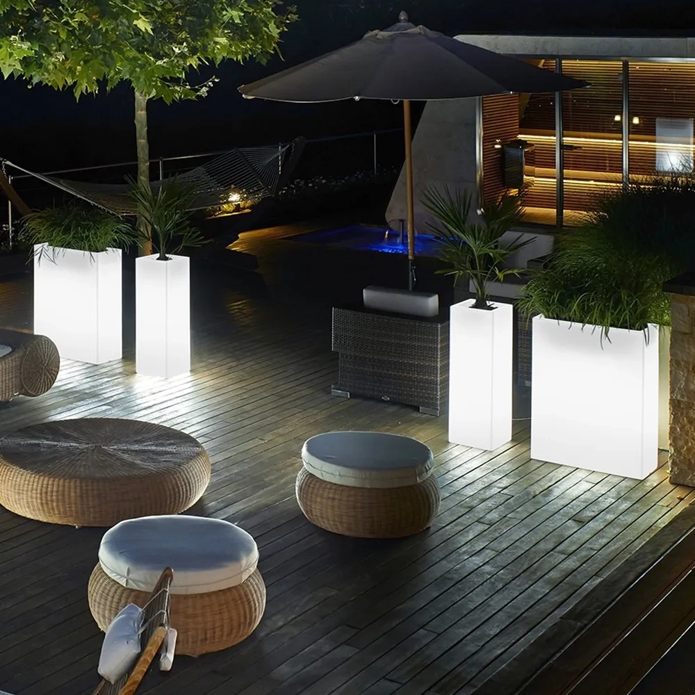 Pflanzkasten KUBE TOWER LIGHT outdoor